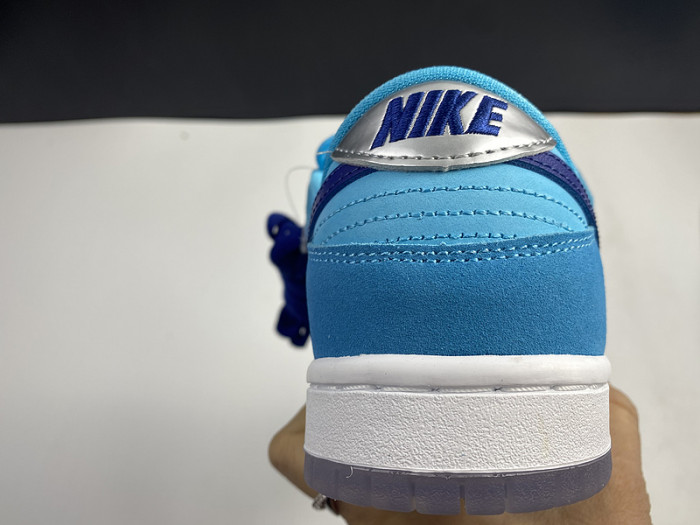 nike dunk&nbsp sb low “blue fury” bq6817-400