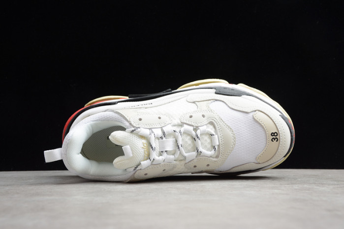 Ba*len*cia*ga triple s w09o5 9024