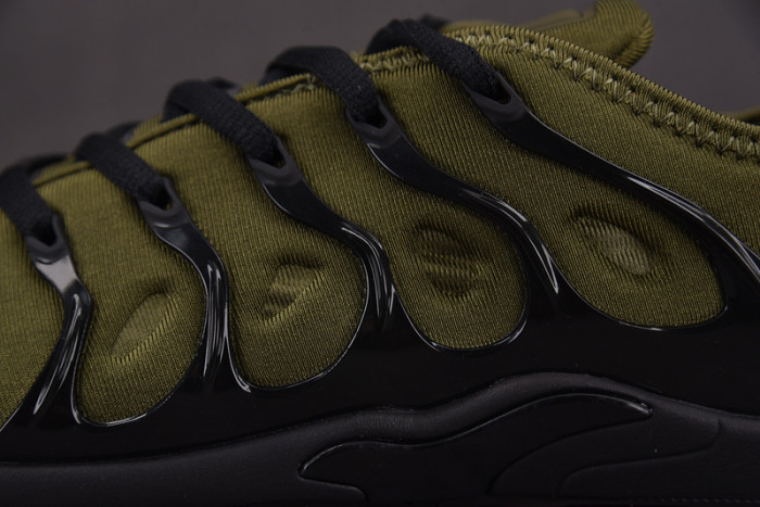 Nike Air Vapormax Plus Rough Green/Dark Russet-Black DQ4688-300