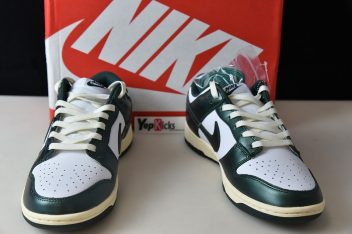 nike dunk low vintage green dq8580-100