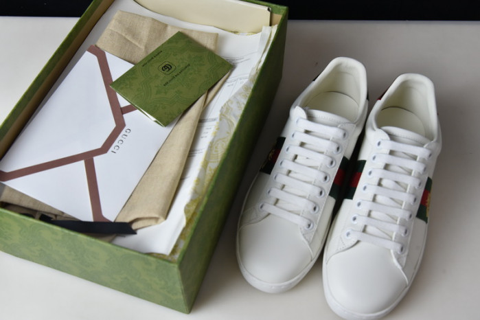 g*u*i ace embroidered low-top sneaker e2274