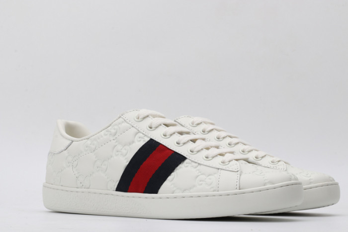 g*u*i ace embroidered low-top sneaker e2326