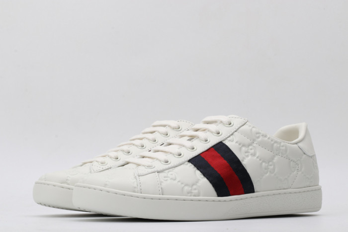 g*u*i ace embroidered low-top sneaker e2326