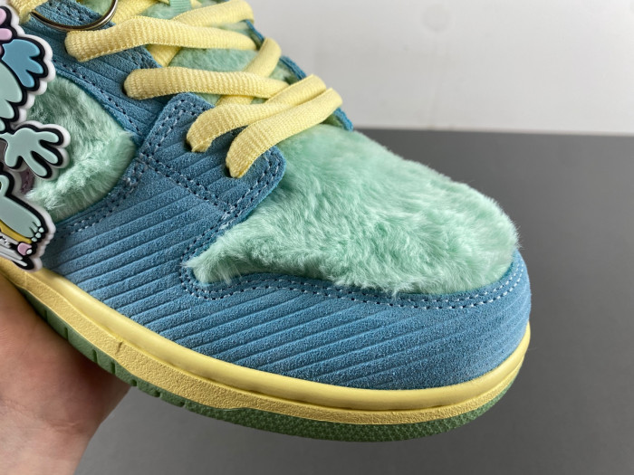 verdy x nike sb dunk low “visty”