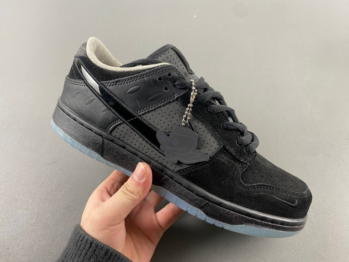 Division Street x Nike Dunk Low Lux “Oregon Black” HV1470-001