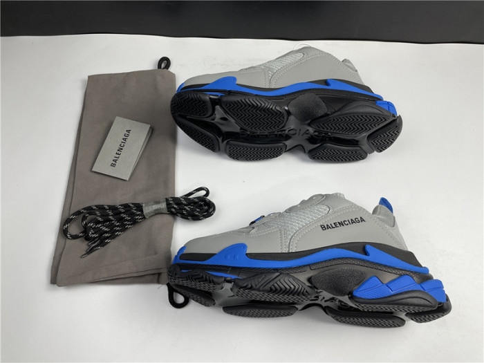 Ba*len*cia*ga triple s sneaker w06n1 9018