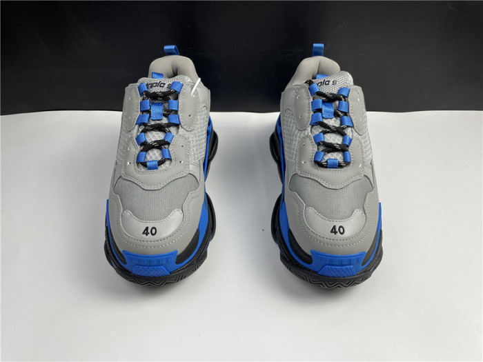 Ba*len*cia*ga triple s sneaker w06n1 9018