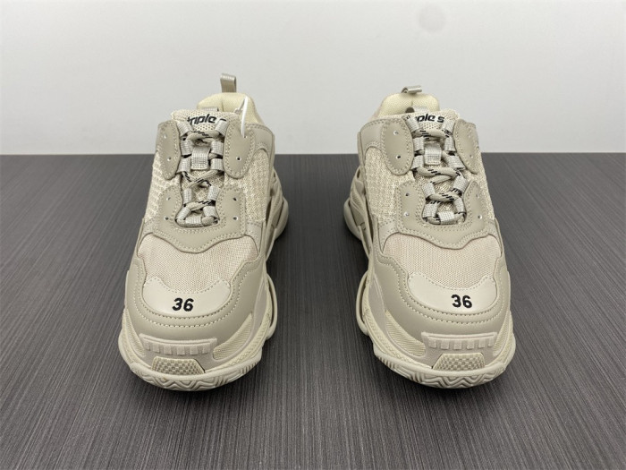 Ba*len*cia*ga triple s sneaker w2fw1 9700