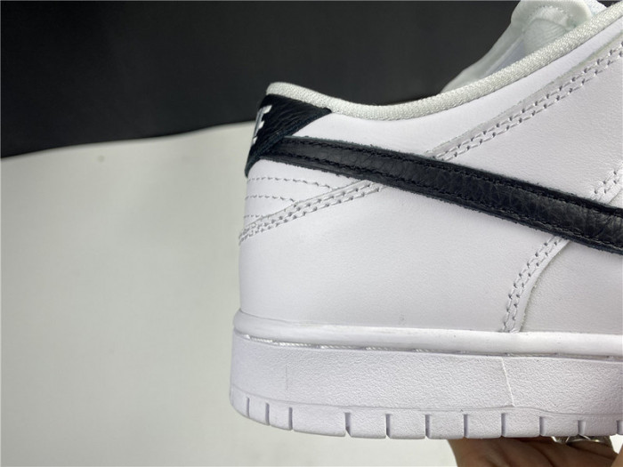 Nike Dunk SB Low “Yin Yang