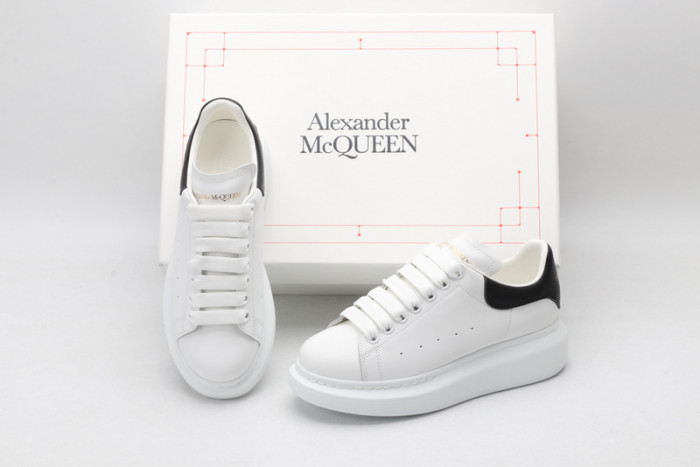 Ale*d*r M*Q*en E2704