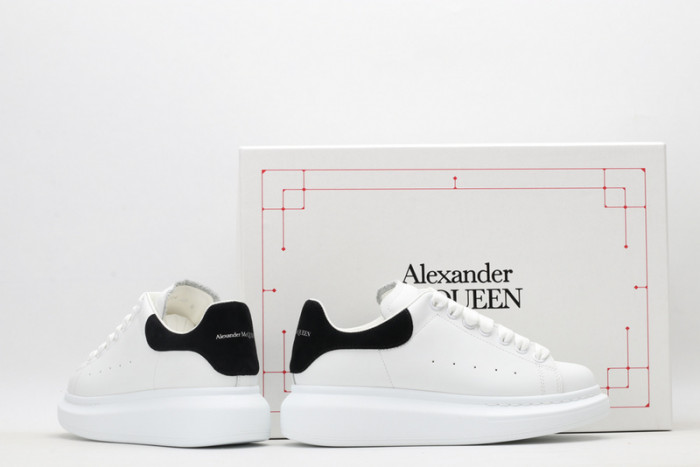 Ale*d*r M*Q*en E2715