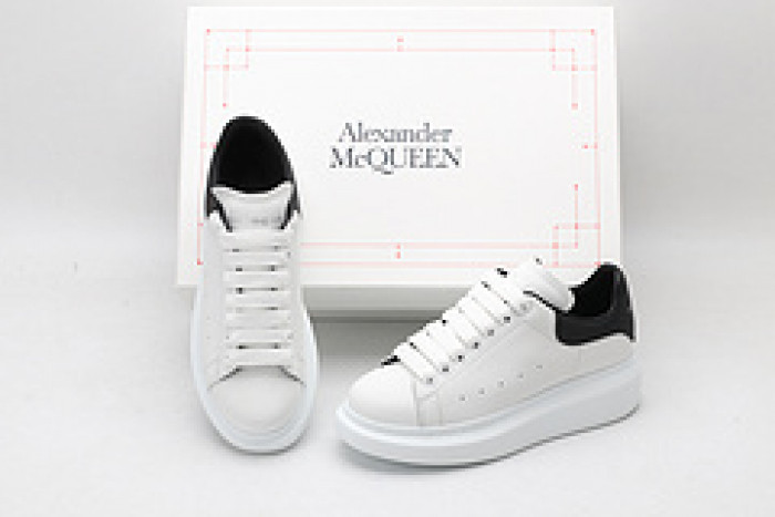 Ale*d*r M*Q*en E2717