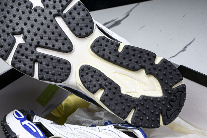 Off-White c/o Virgil Abloh