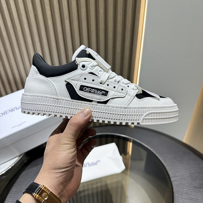 Off-White c/o Virgil Abloh