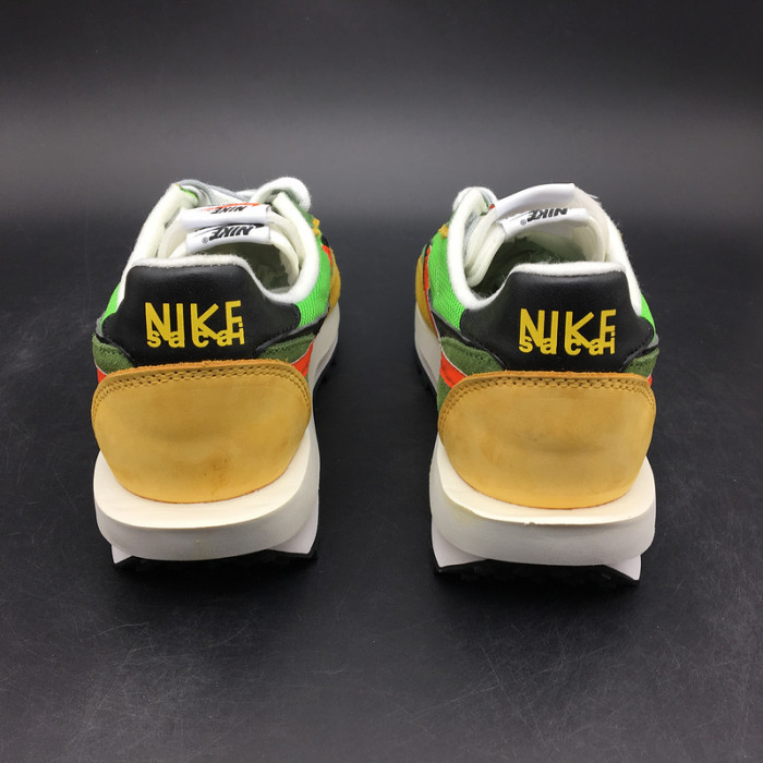 nike ld waffle sacai green gusto bv0073-300