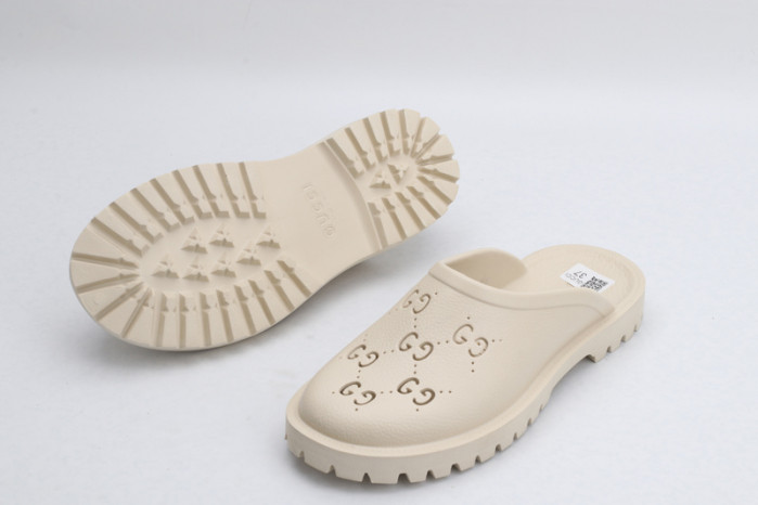 G*u*i SLIDES D6581