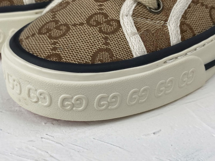 g*u*i ace embroidered low-top sneaker light brown green red e2235