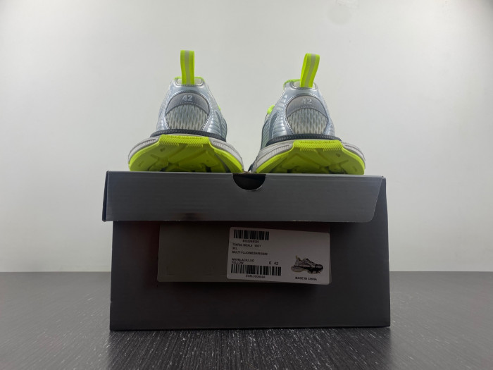 Ba*len*cia*ga 3XL SNEAKER W3XL6 9031