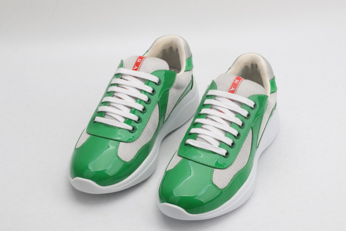 pra*a sneaker p010