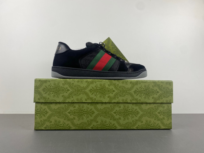 G*u*i ACE EMBROIDERED LOW-TOP SNEAKER G111