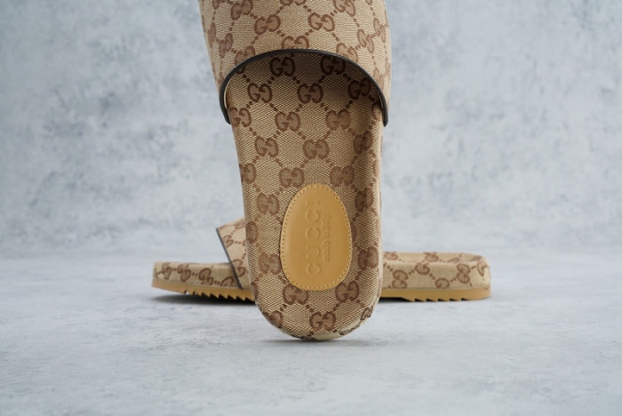 G*u*i SANDALS D06668