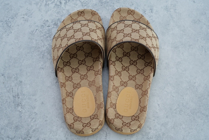 G*u*i SANDALS D06668