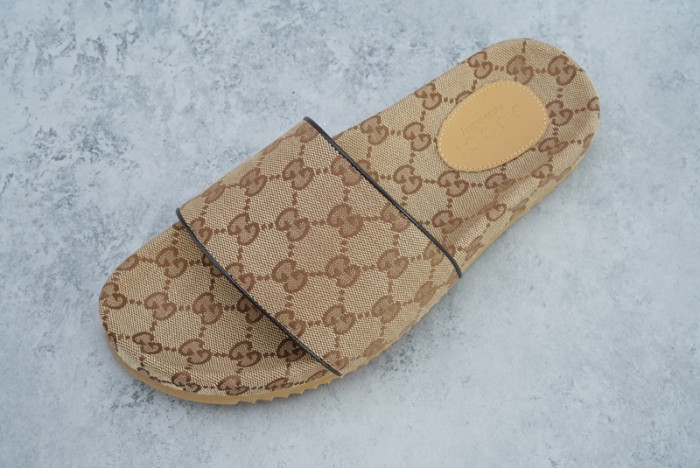 G*u*i SANDALS D06668