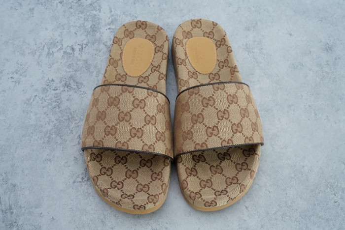 G*u*i SANDALS D06668