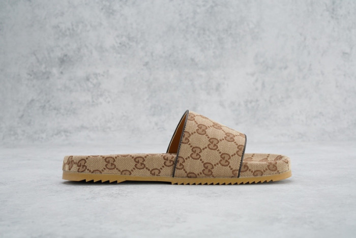 G*u*i SANDALS D06668