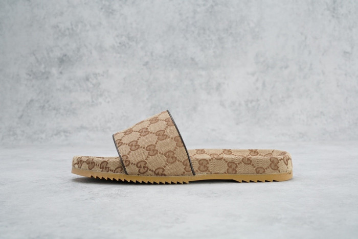 G*u*i SANDALS D06668