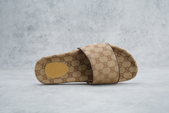 G*u*i SANDALS D06668