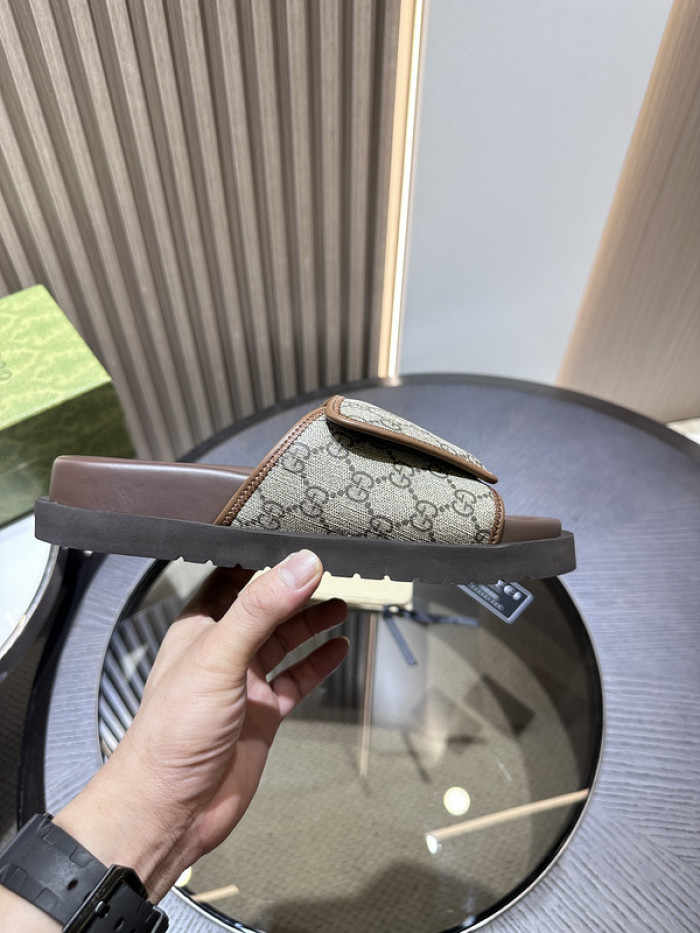 G*u*i SANDALS D06660