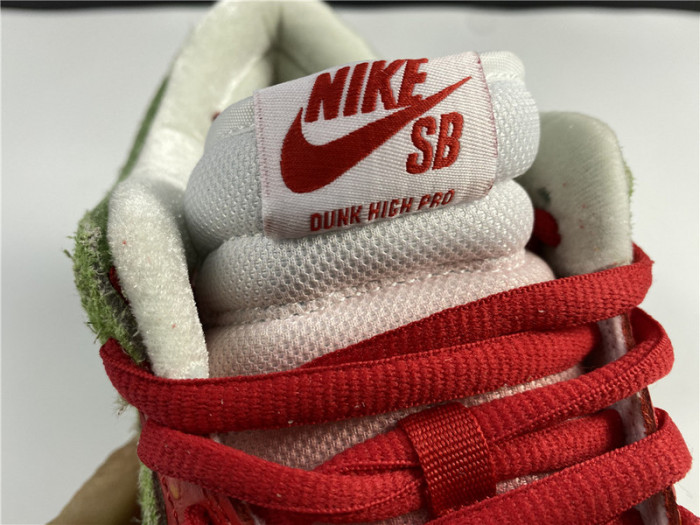 nike dunk low “strawberry cough“ cw7093-601
