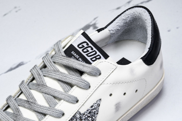 Golden Go*e S*per-Star SNEAKER GG09