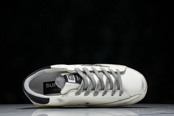 Golden Go*e S*per-Star SNEAKER GG09