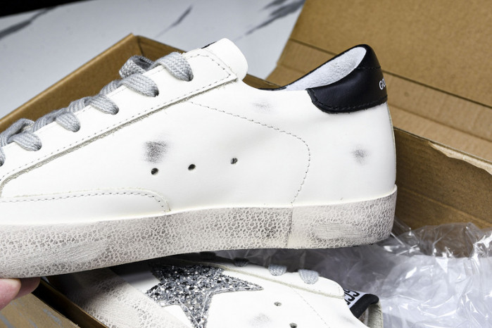 Golden Go*e S*per-Star SNEAKER GG09