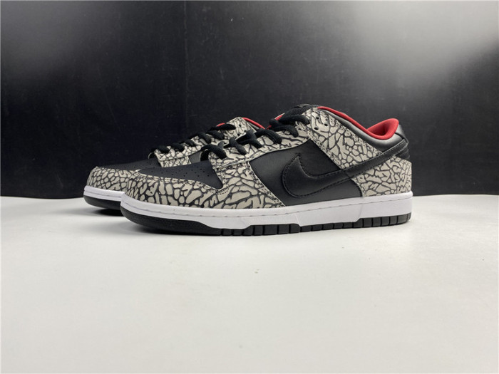 S*p*e × Nike SB Dunk Low “Black Cement 304292-131