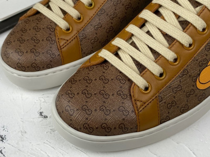g*u*i ace embroidered low-top sneaker e2273