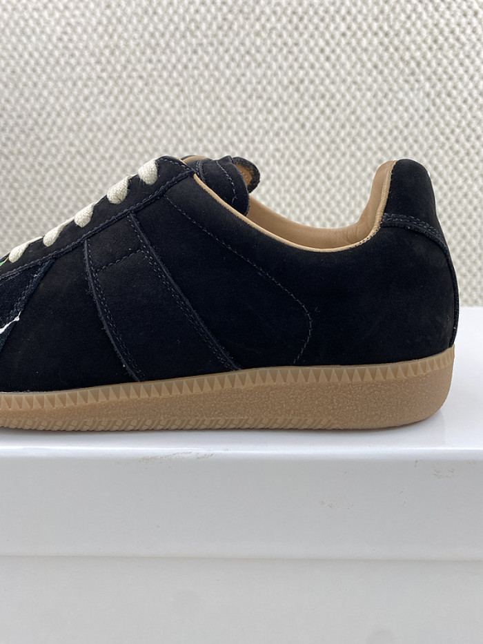 ma*s*n Ma*i*la sneakers