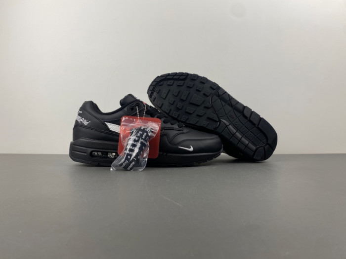 S*p*e x Nike Air Max 1 Black HF8813-001