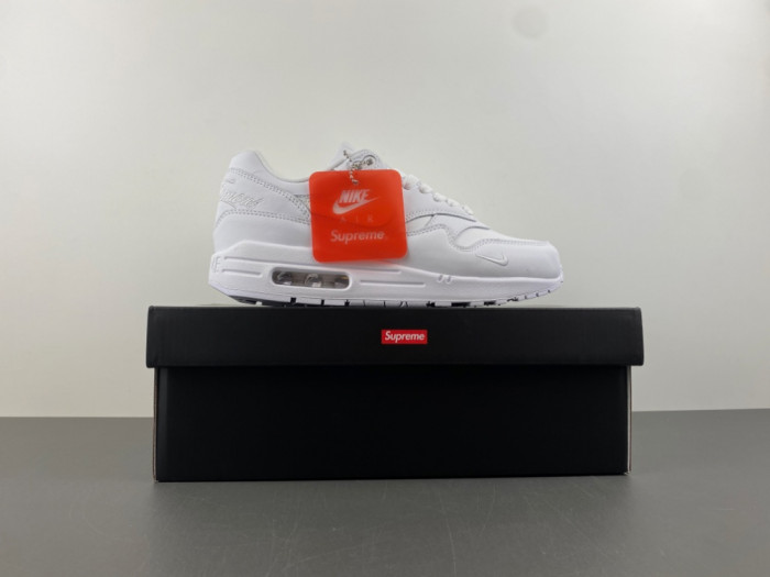 S*p*e x Nike Air Max 1 White HF8813-100