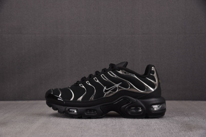 Nike Air Max Plus SE "Black & Metallic Silver" | HJ9743-001