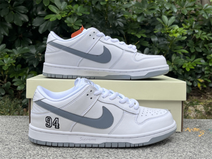 S*prem* x Nike SB Dunk Low White / Metallic Silver-White HQ8487-100