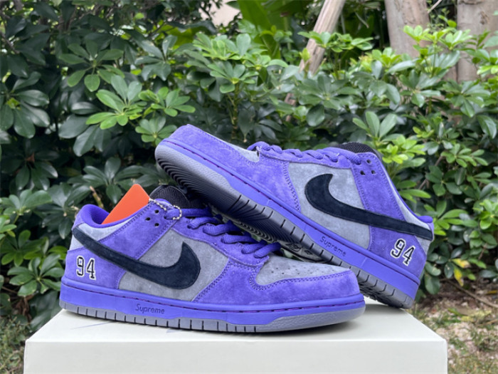 S*prem* x Nike SB Dunk Low OG QS "Ink" HQ8487-500
