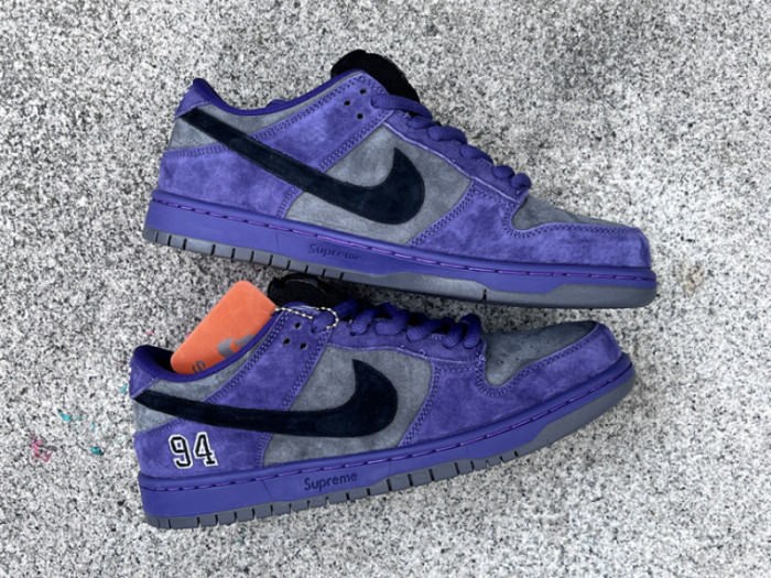 S*prem* x Nike SB Dunk Low OG QS "Ink" HQ8487-500