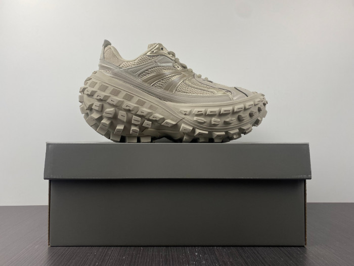 Ba*len*cia*ga defender trainers w2ra6 9700