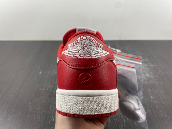 off-white x travis scott x air jordan 1 dm7890-103