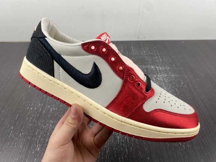 trophy room x air jordan 1 low og “away” fn0432-100