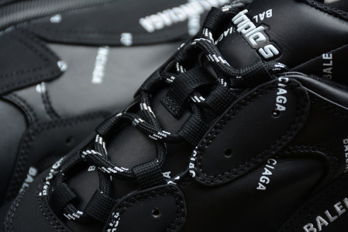 Ba*len*cia*ga triple s triple black tt2591