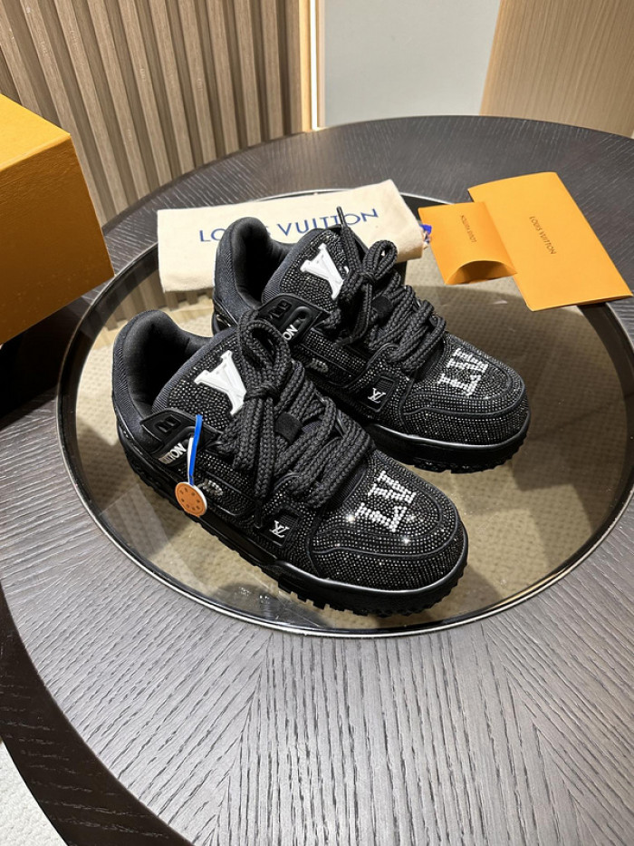 l0vt maxx sneakers